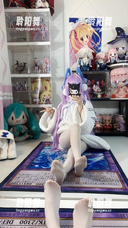 从白栎Shirly的婚纱定制图集中寻找时光的碎片，似乎一切都连接起来了