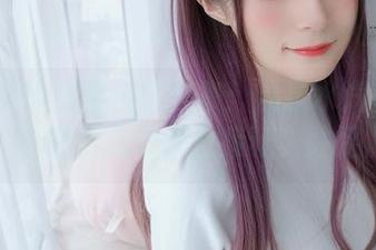 白银81的和服温泉合集：温泉水汽一升腾，和服的流动感直接让人驻足。