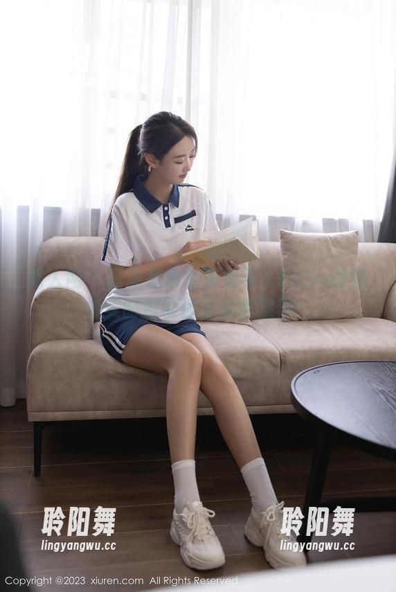 秀人网-Elise谭晓彤 秀人网 - 职业装也能有春天?Elise谭晓彤美图包带你开启新视界!