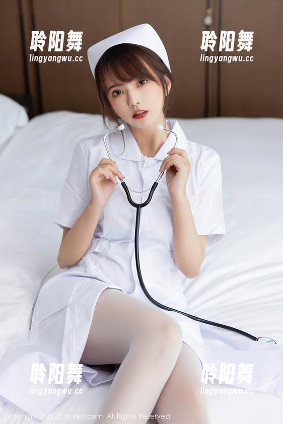 秀人网 - 乔一一学妹的私人精选合集，搭配她那迷人的眼神