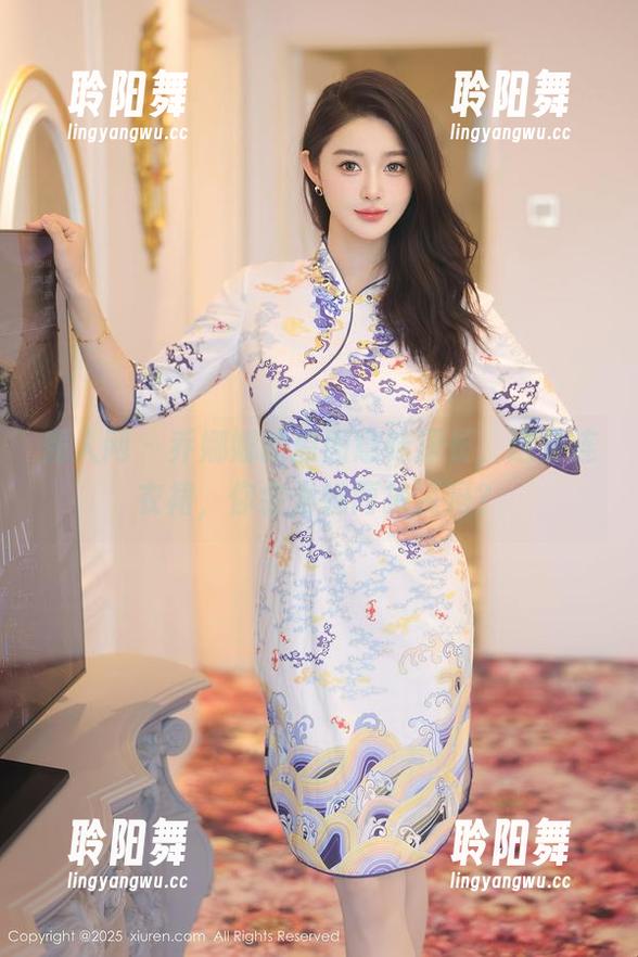 秀人网 - 乔娜娜的原图意味深长，这条连衣裙，你会为她而换装吗？