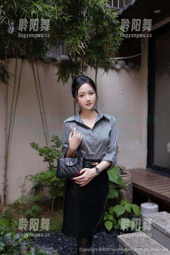 秀人网 - 万圣节狂欢，会飞的小虎牙的私拍套图让你想马上扔掉南瓜！