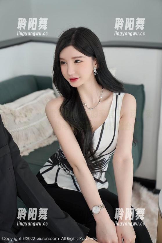秀人网 - 刘雪妮Verna的家居风：这其实是一份“边宅边美丽”的壁纸合集