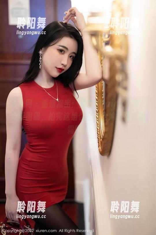 秀人网 - 重磅推出：周慕汐fairy死库水最新图册，拍完这组你会想给她涂抹防晒霜吗？