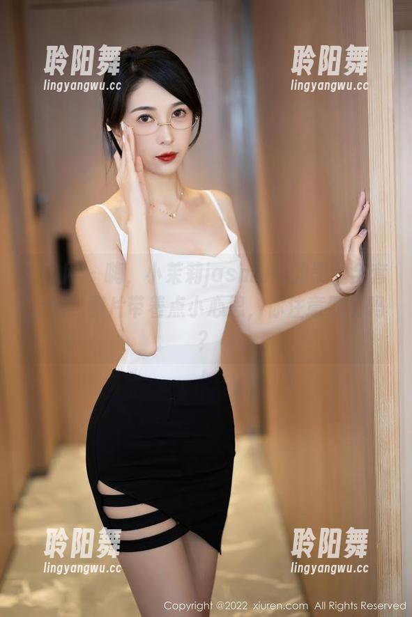秀人网 - 嗨，小茉莉jasmine的黑丝全套上线，图片带着点小心思，你注意到了吗？