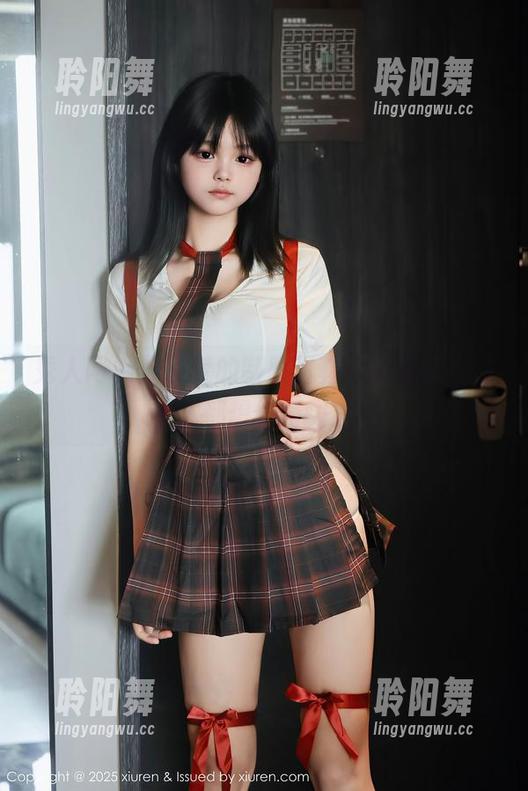 秀人网-方子萱 秀人网 - 方子萱的制服写真:这诱惑,连书本都想偷偷翻页。