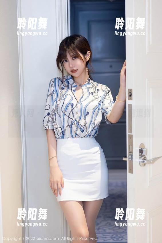 秀人网 - 汐汐baby运动写真：从跑道到卧谈会，都是节奏感！