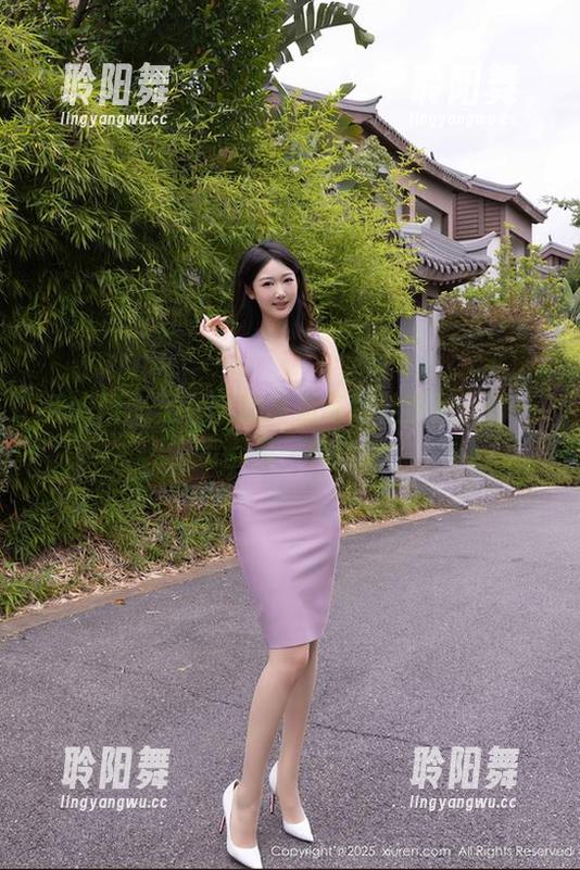 秀人网-王曼柔 秀人网 - 王曼柔的高清高跟鞋系列:每一步都是一种选择