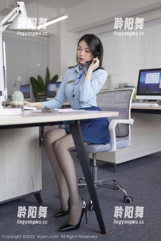 秀人网 - 你能想象吗？原图里的谢小蒽，居然有个神奇姐姐！