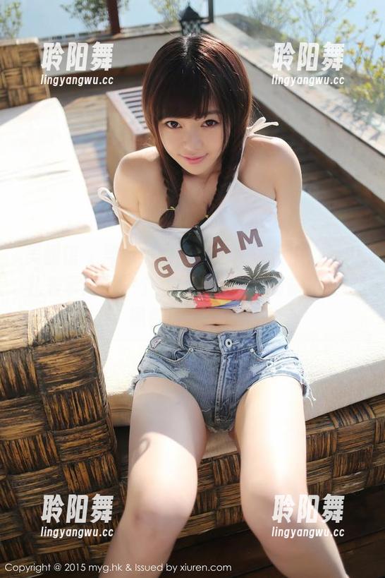美媛馆 - 黑色美图分享正在进行中，唐琪儿表示：同一个世界，易胖体质却独爱这黑色最新系列！