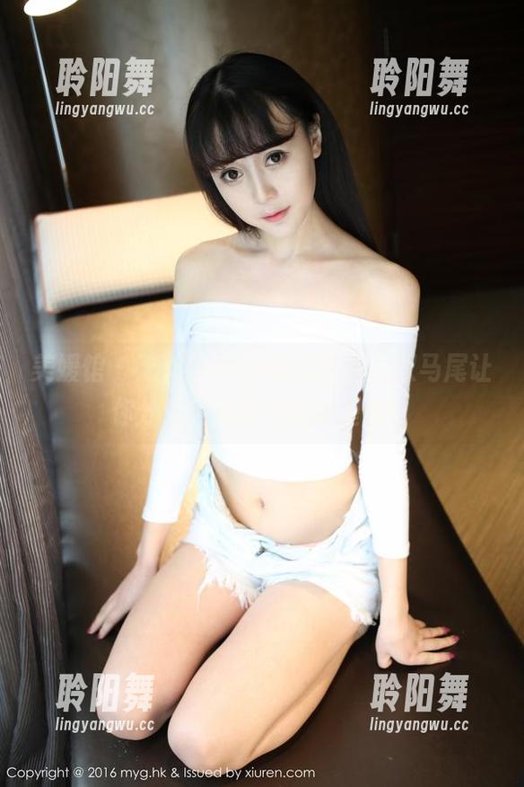 美媛馆 - 芝芝Booty的新图包，双马尾让你分分钟想做她的发型师！