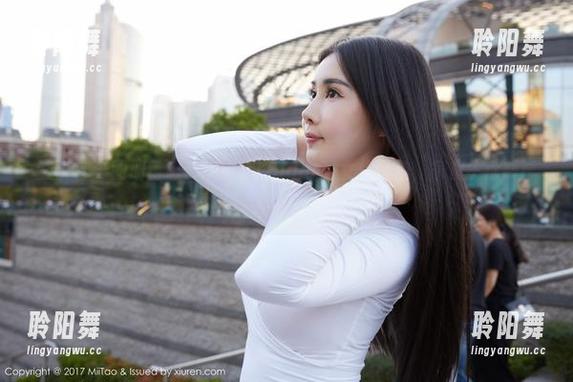 蜜桃社 - 图册留念：赵灵儿Linger的女仆角色，家庭生活新奇境界