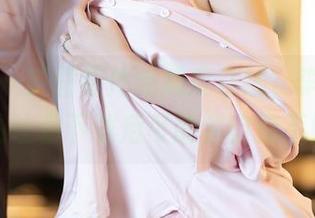 语画界 – 美图整体完成度在线，李丽莎的自拍让你下载后可能会自愧不如！