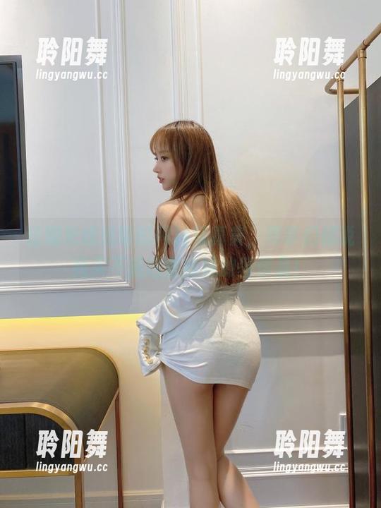 过期米线线喵的网袜写真集，同事们都说我买不起这些丝袜的奢侈品！