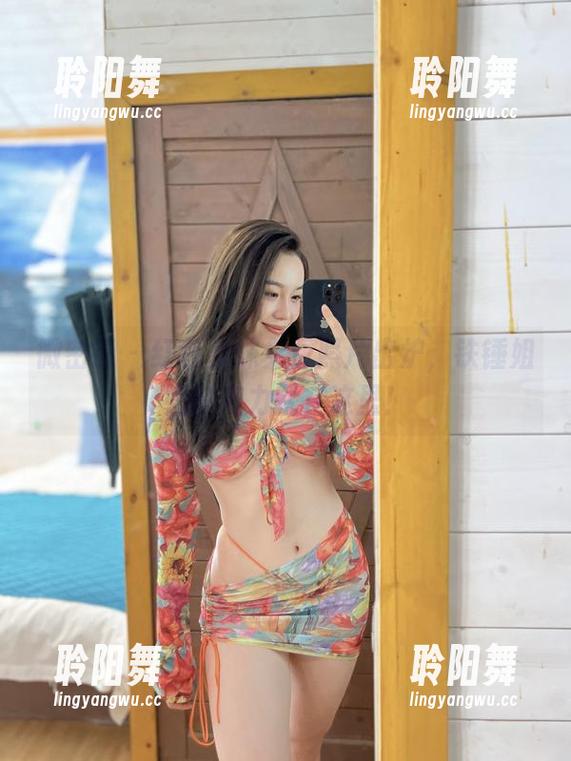微密圈 - 红色兔妹免费照片出炉，铁锤姐姐的魔力就在这里！