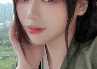 阿九从不咕咕白色更新，看着像个纯洁的天使，真的能不那么完美吗？