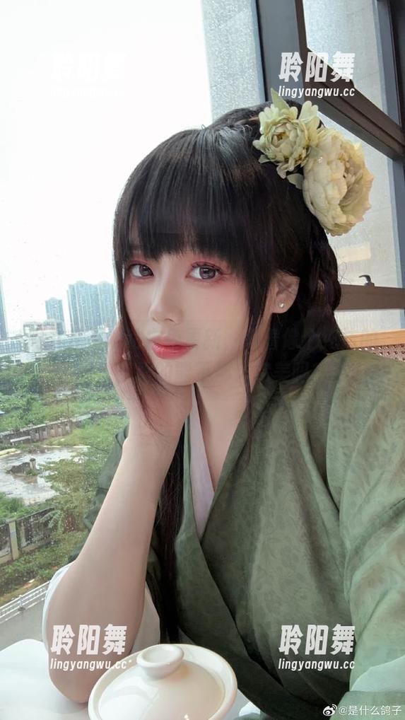 阿九从不咕咕白色更新，看着像个纯洁的天使，真的能不那么完美吗？