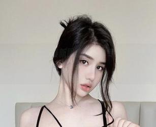微密圈 – 又翻到了阿色的最新图集，嘉宾专属镜头的视角让我不断想入非非，啧。