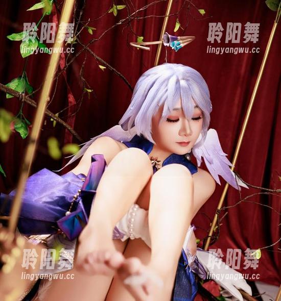 阿雪雪极限挑战：在兔子洞里寻找完美VOCALOID合集