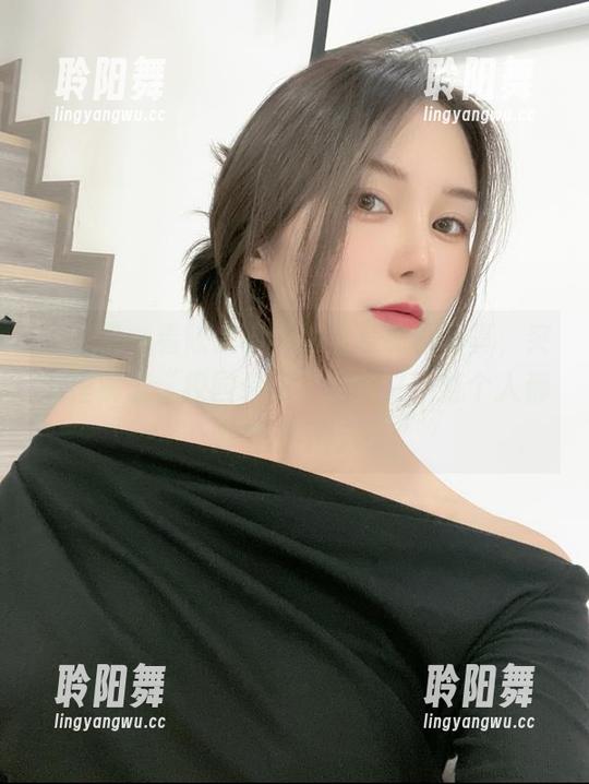 陈大小姐 微密圈 - 看陈大小姐的全套制服写真,突然理解了“校园青涩”的意义,整个人都青涩得不行。