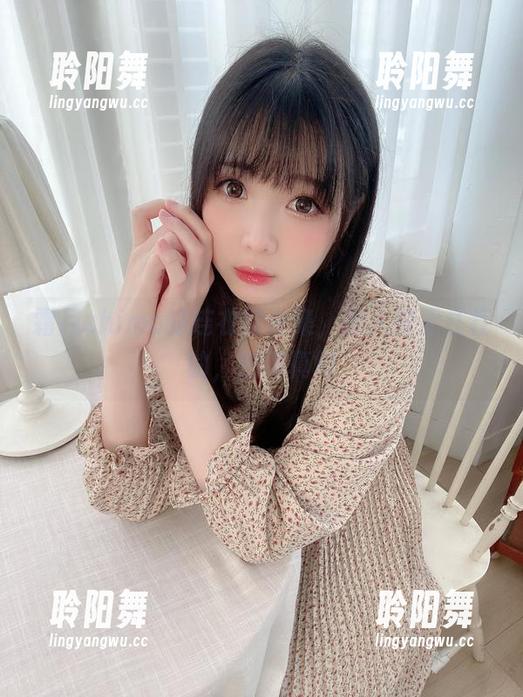 霜月shimo的连衣裙合集，撩人效果杠杠的，拍得真好